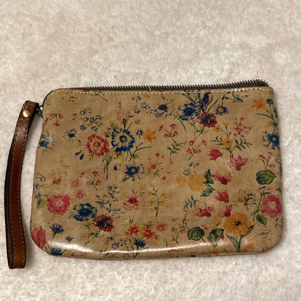 Patricia Nash floral wristlet in great condition